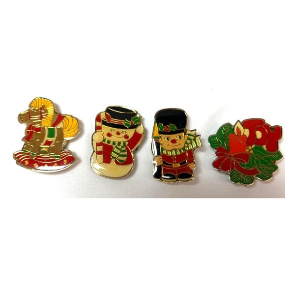 Set Of 4 Vintage Christmas Button Covers Featuring Wreath Soldier Snowman & Rock - Picture 1 of 7